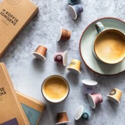 De Koffiejongens - Proefpakket - Nespresso Cups - 100% Biologisch Afbreekbaar - 6x10 Cups - Nespresso Compatible -Bekend Koffie Winkel 1200x1200 11