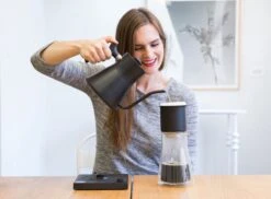 FELLOW - Stagg [XF] Set (Dripper + Carafe) - Handmatige Filterkoffie Set -Bekend Koffie Winkel 1200x886 2