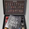 Koffie Proeverij Pakket Met 20 Stuks Verschillende Smaken En Mystery Card 'Enjoy The Sweet Moment' Met Persoonlijke (video) Boodschap | Verjaardag | Sinterklaas | Kerstpakket | Vaderdag | Moederdag | Jubileum | Valentijnsdag -Bekend Koffie Winkel 899x1200